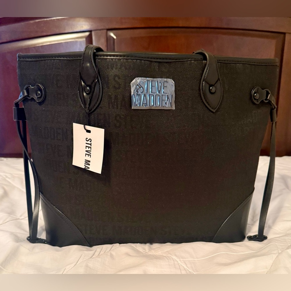 Steve Madden Tote w/ Wristlet Black